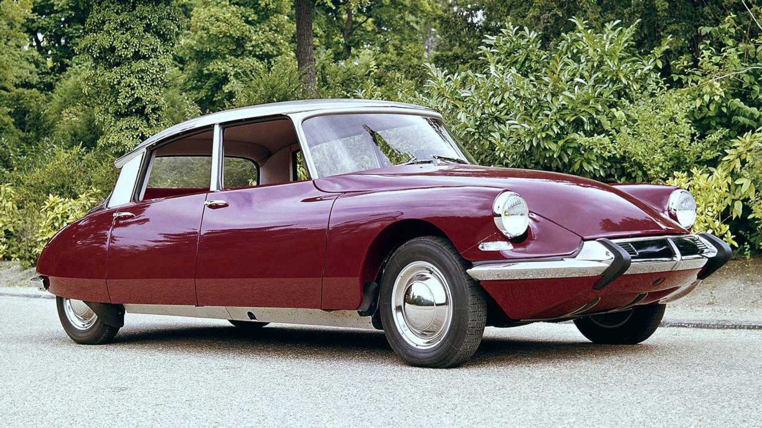 DS, Jubilé de platine : les 70 ans de la DS célébrés à Paris