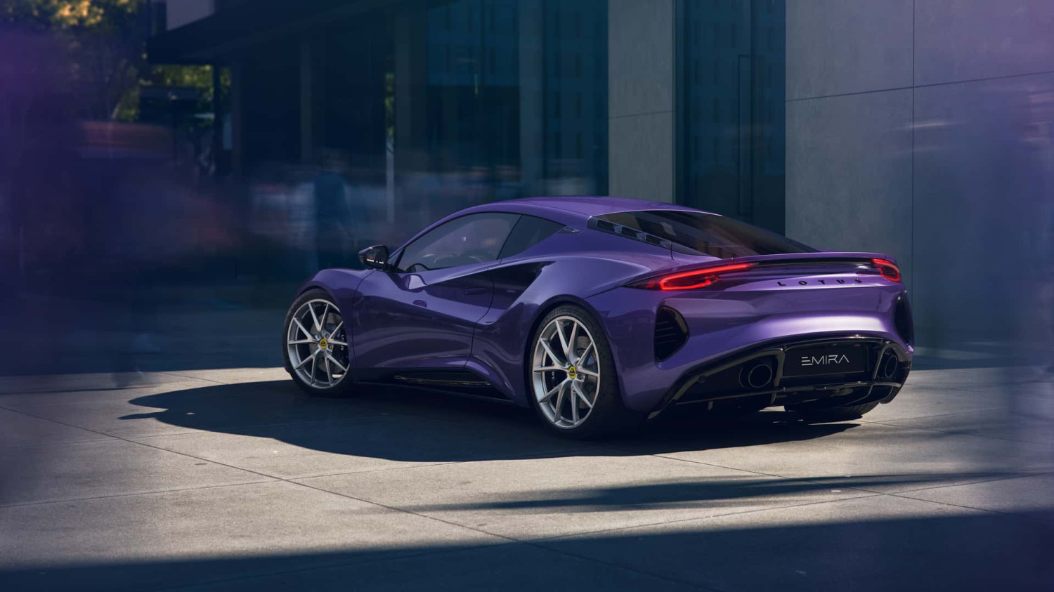 Lotus completa la gama del Emira con las versiones V6 SE y Turbo
