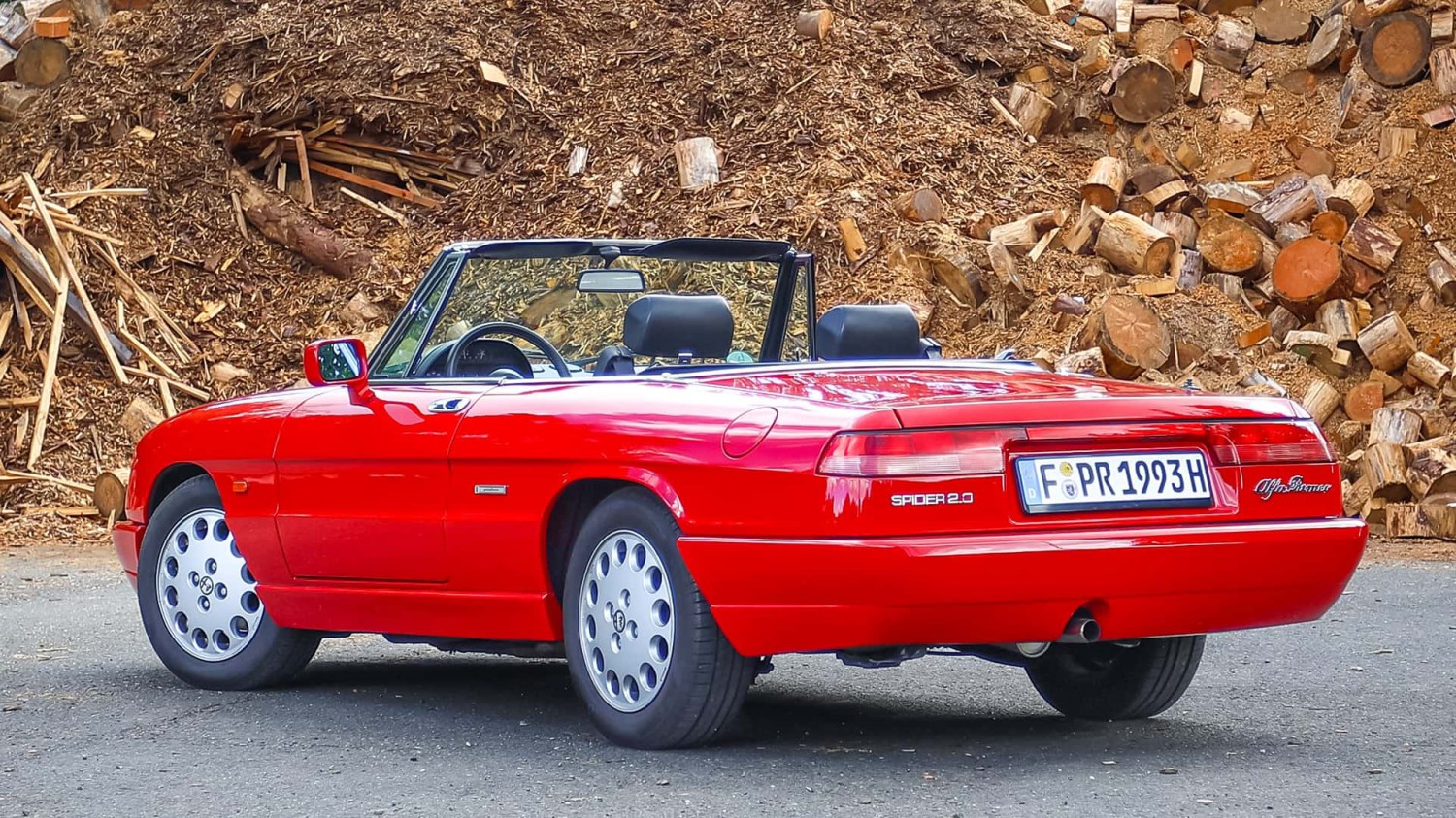 Alfa Romeo Spider (1993): elegante, biplaza y con carácter