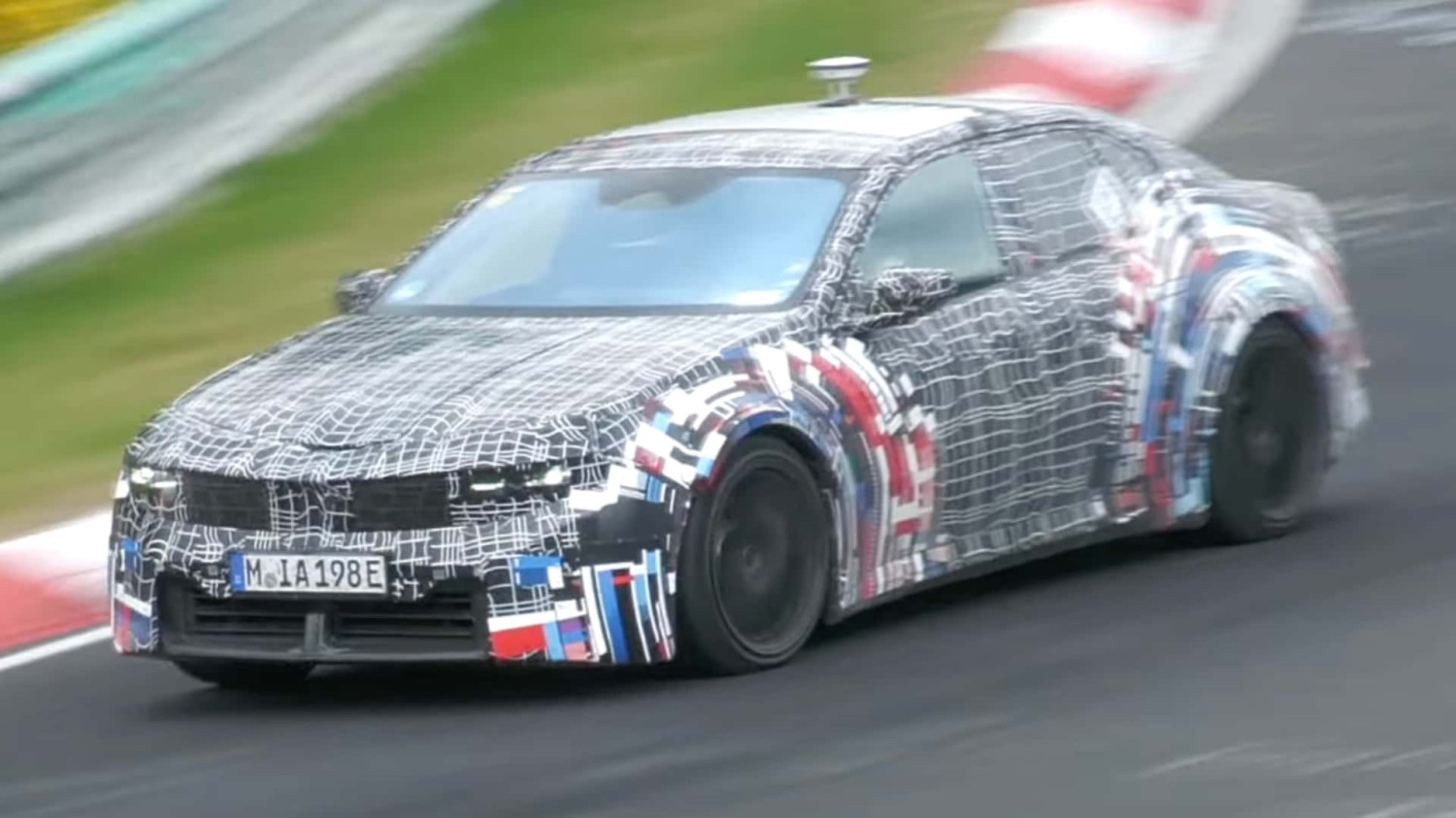 BMW, BMW M3, Video BMW M3 Listrik Mengaspal Tanpa Suara di Nurburgring