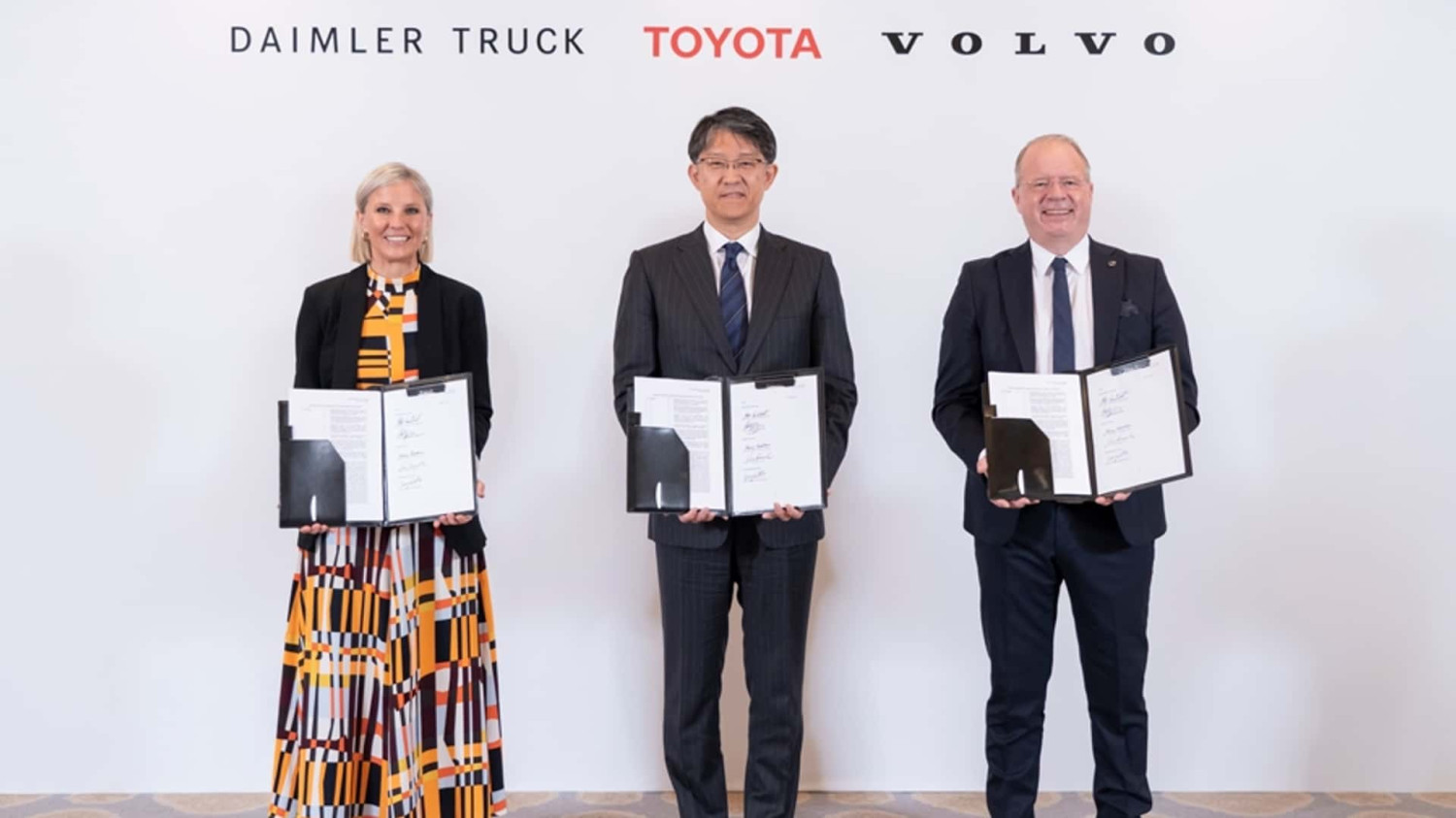 Toyota, Daimler, Volvo, Toyota s’allie à Daimler et Volvo pour l’hydrogène
