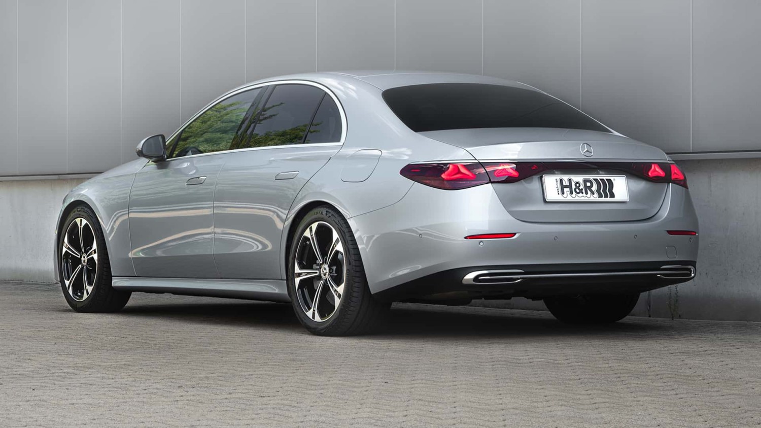 Mehr Sport: H&amp;R-Tieferlegungsfedern für die Mercedes E-Klasse