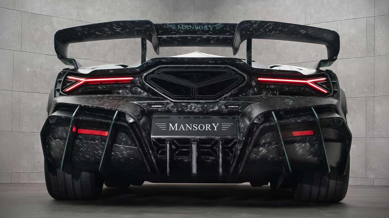 Mansory Carbonado X : Une Lamborghini du désert