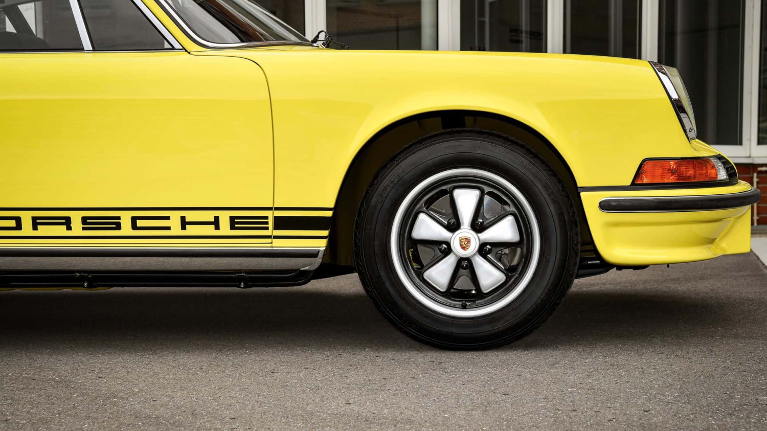 Pirelli et Porsche créent des pneus sur mesure pour les 911 classiques