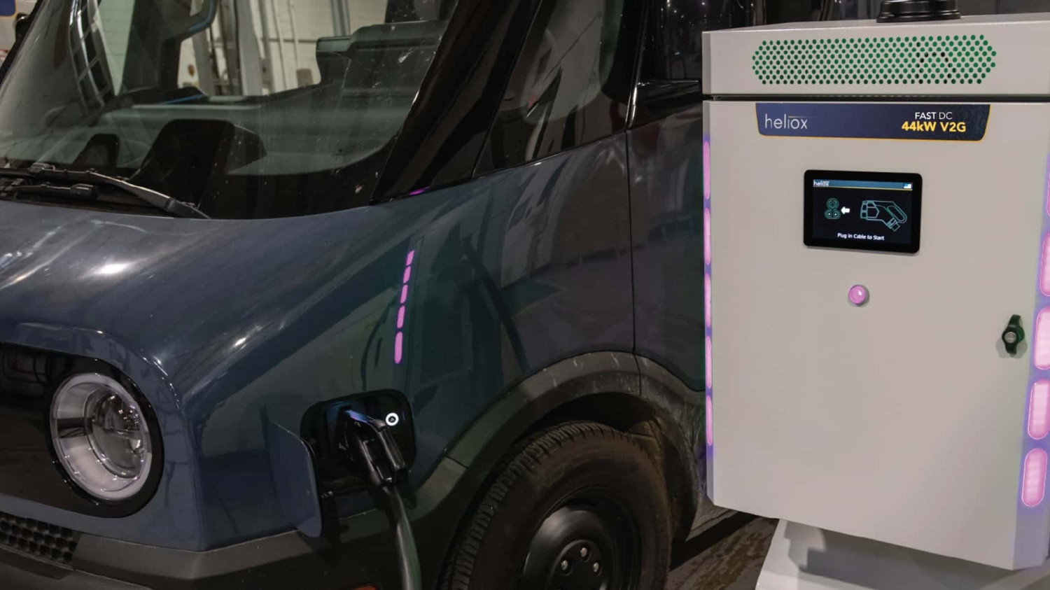 Pengisi Daya Cepat DC Heliox Dapat Mengirim Daya Kembali ke Grid