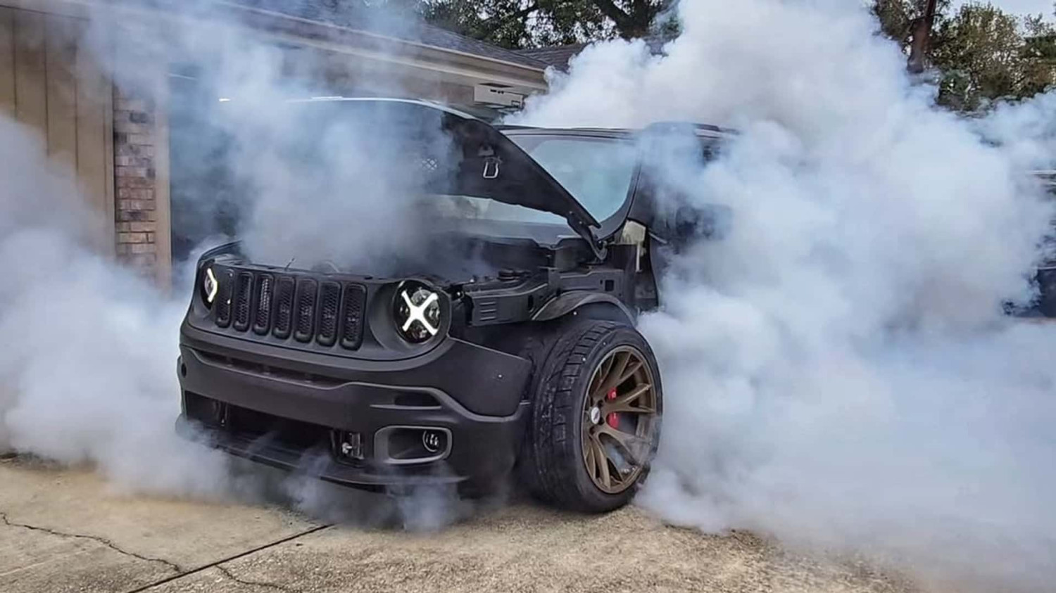 Jeep, Jeep Renegade, Un Jeep Renegade s'équipe d'un V8 de 5,7 litres.