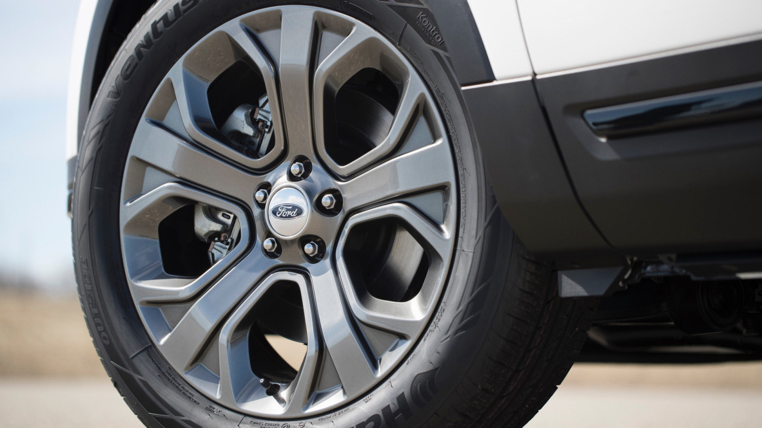 Ford Recalls 412,000 SUVs For Suspension Issues
