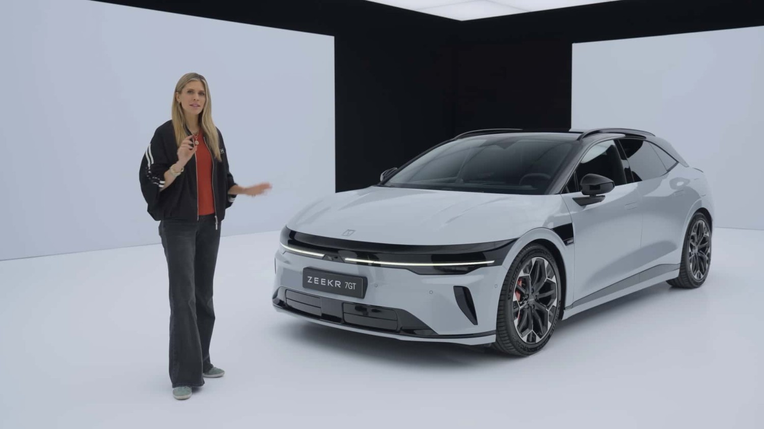 Zeekr 7GT Mampu Isi Daya Cepat dan Punya Banyak Hal Canggih