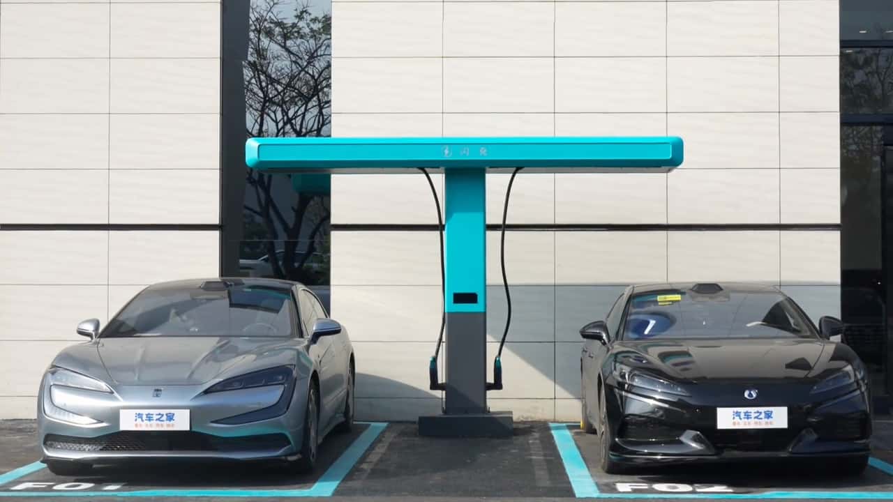 BYD ya ha instalado 5.000 de sus nuevas estaciones de carga 'Flash' de un megavatio