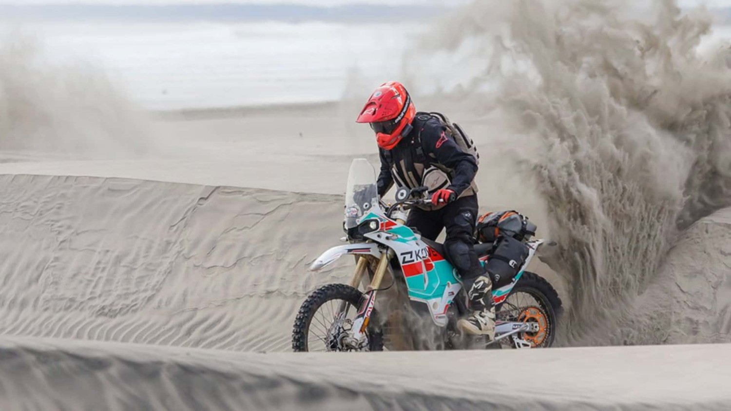 Kove añade variantes de enduro de 250 y 450 con un motor específico para el Dakar