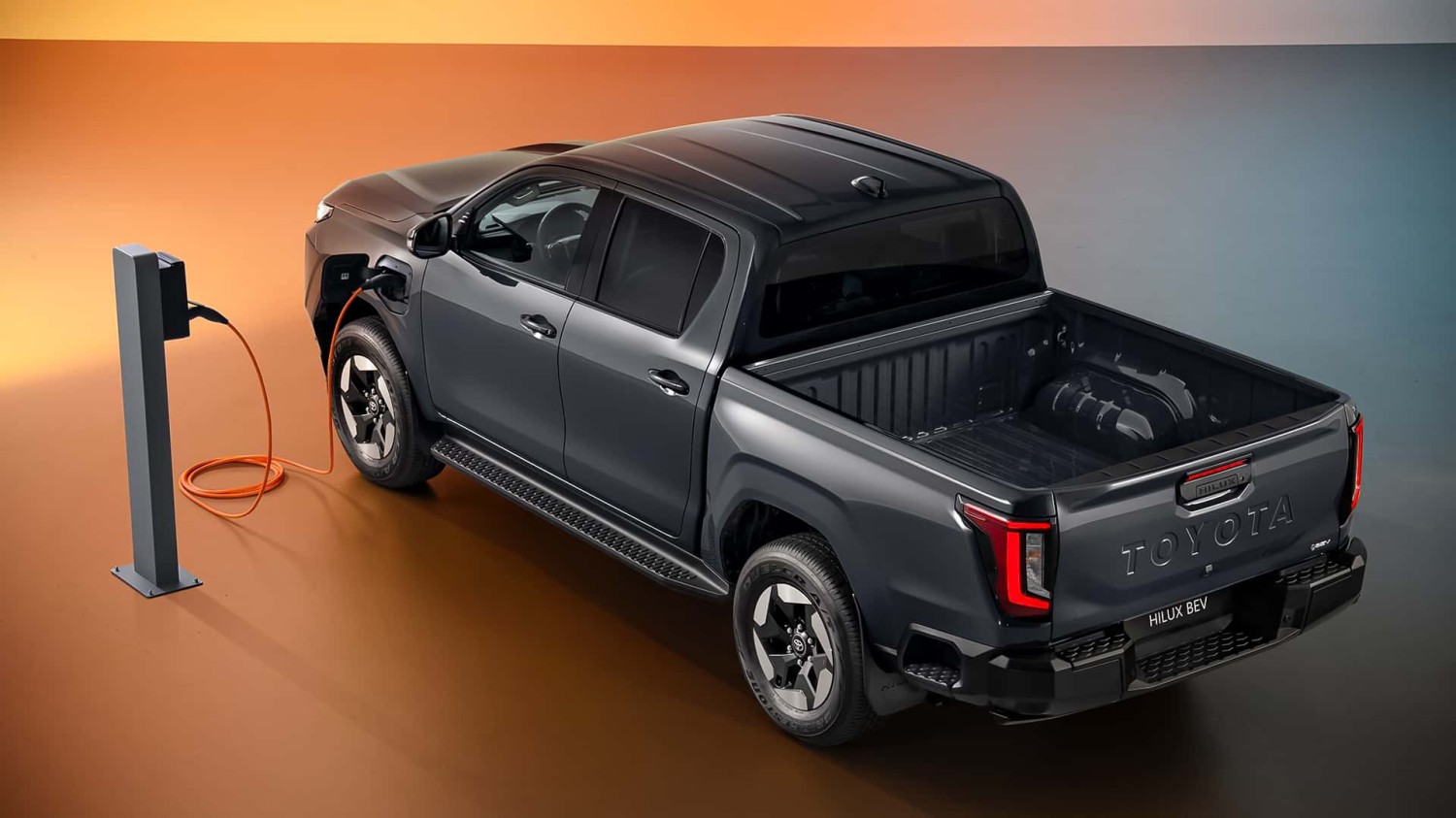 Toyota Hilux Baru adalah Mobil Listrik