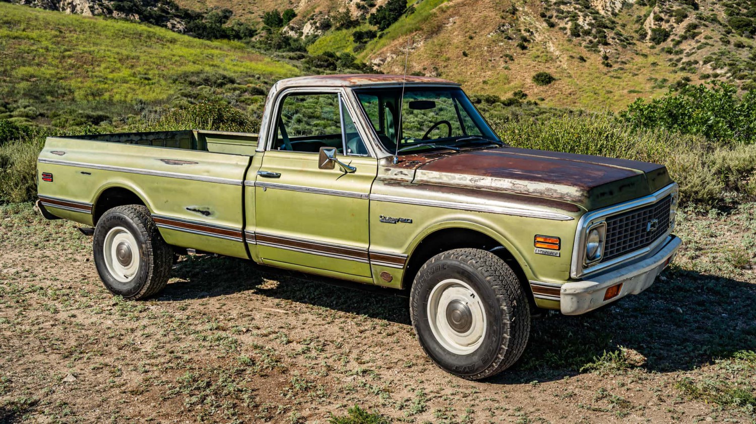 Truk Tua Berkarat Ini Sebenarnya adalah Silverado Baru