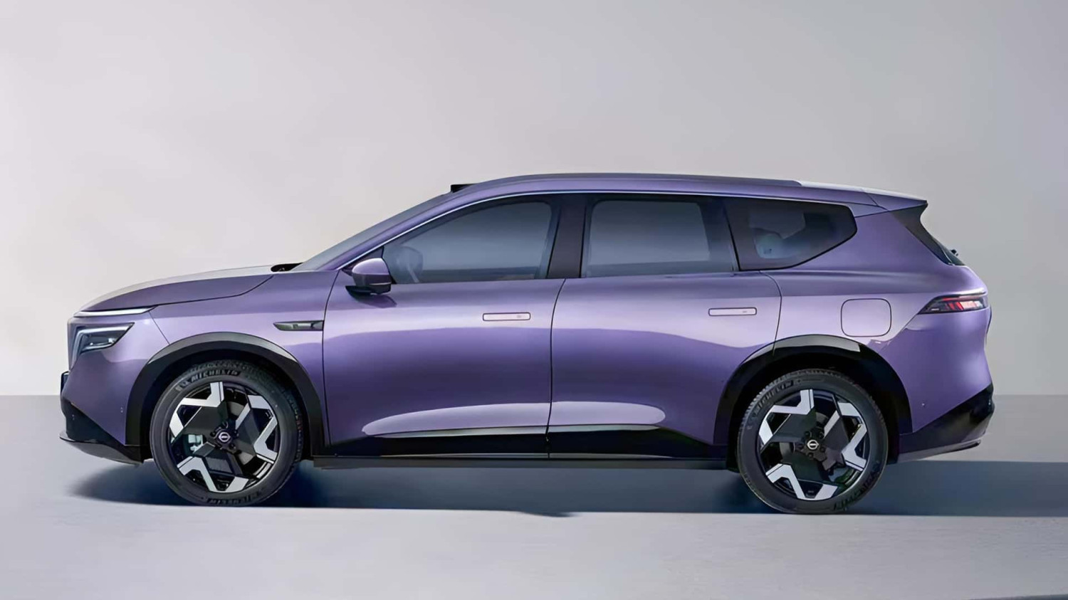 El Nissan NX8 presenta un SUV eléctrico con motor de combustión... en China
