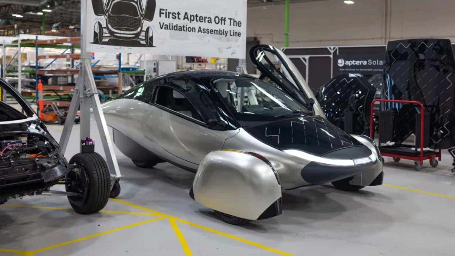 Le véhicule électrique solaire Aptera entre en production