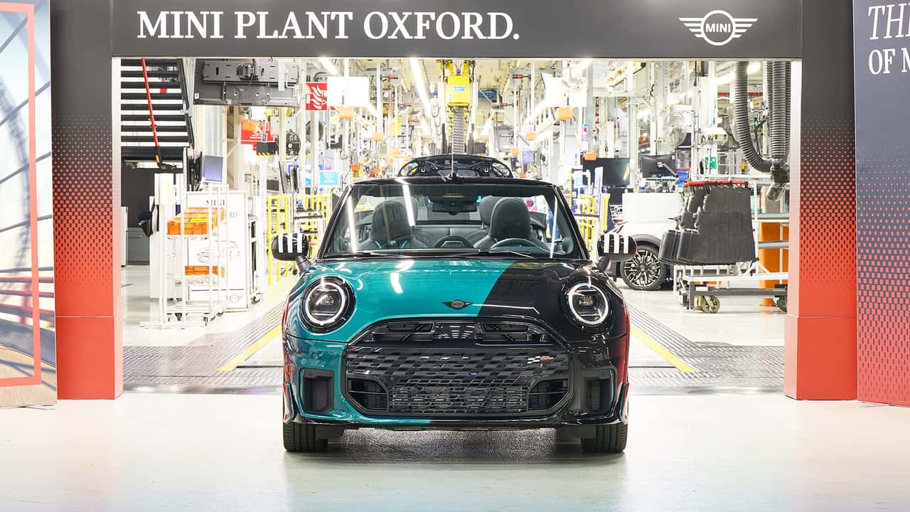 Vert et noir pour la MINI JCW Cabrio la plus exclusive au monde