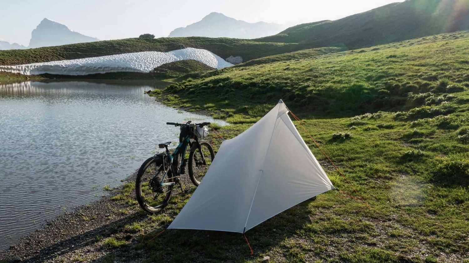 Descubre esta tienda ultraligera para los motoristas más camperos