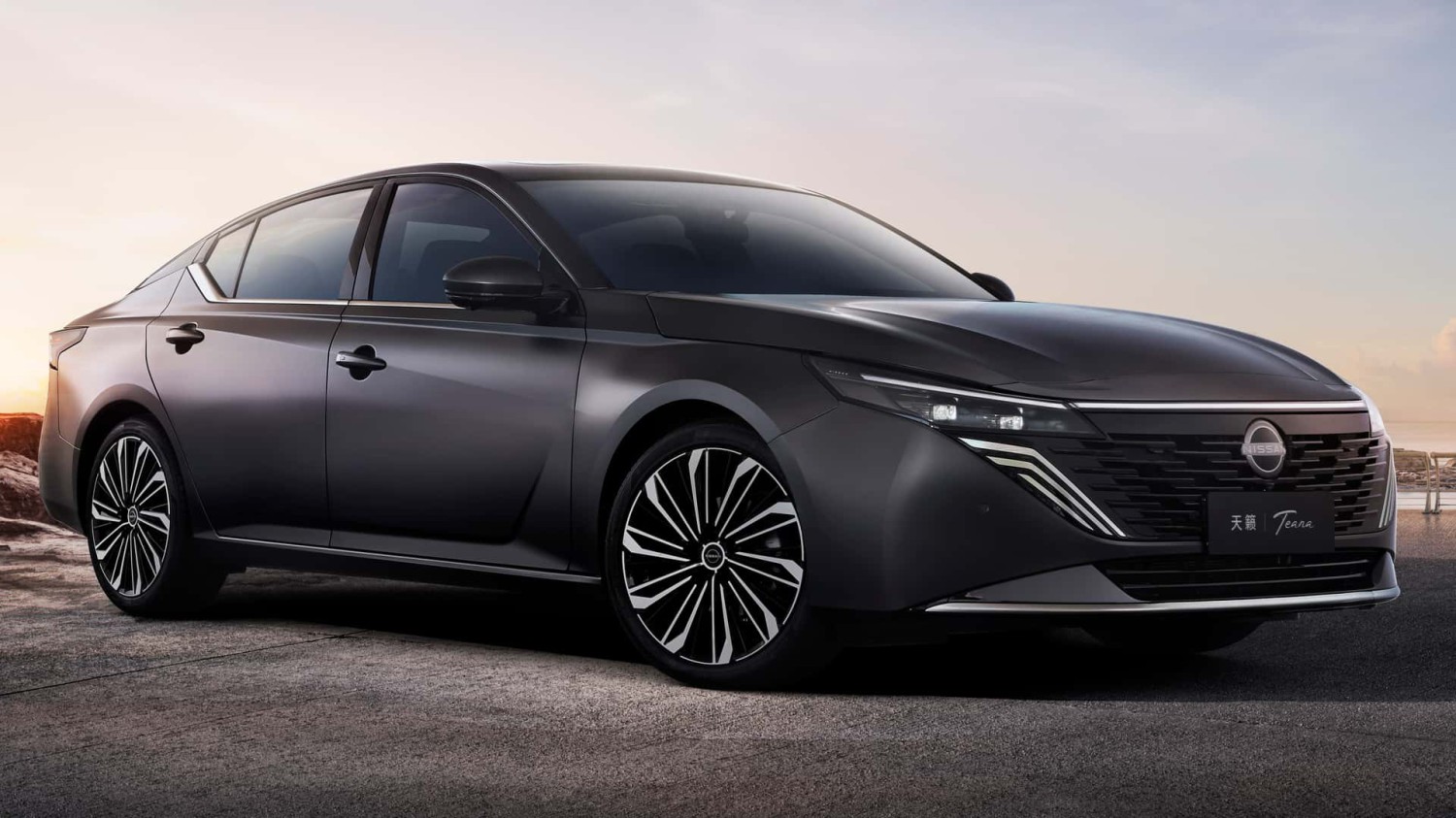 Dua Mobil Baru Nissan Buktikan Sedan Masih Penting