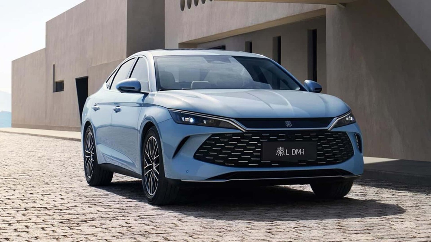 Cina Tambah Jarak Tempuh Minimum 100 Km untuk Jangkauan PHEV