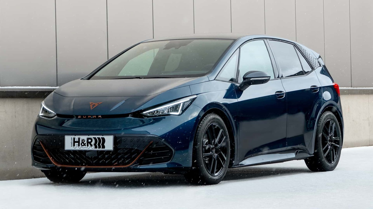 Der Cupra Born mit H&amp;R-Tieferlegungsfedern