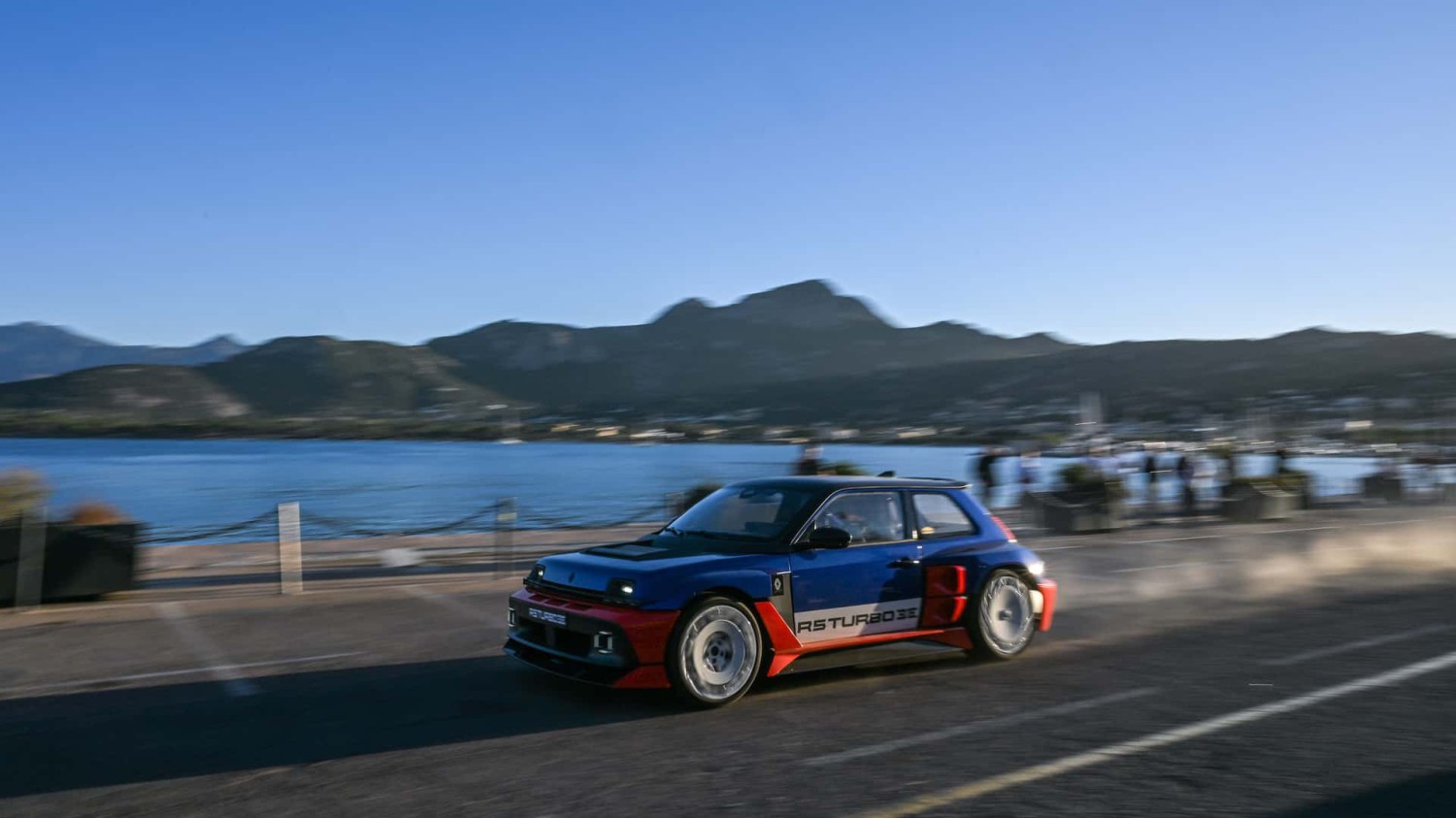 La Renault 5 Turbo 3E a fait ses débuts publics au Tour de Corse historique