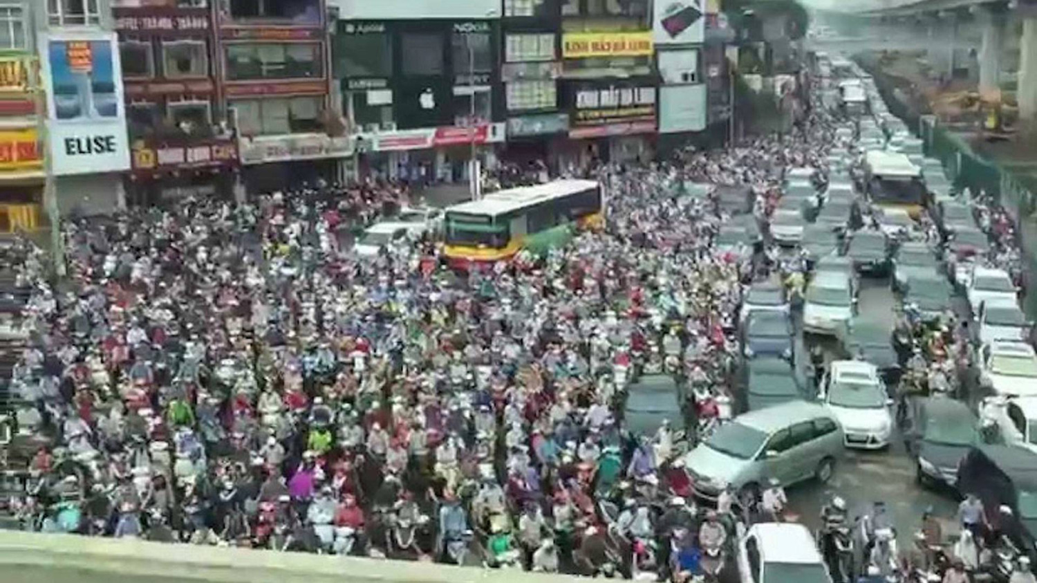 Larangan Sepeda Motor Bensin di Vietnam Masih Dicurigai