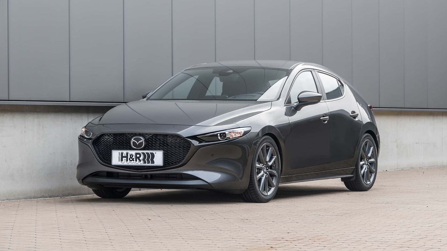 Qualität, die begeistert: Der Mazda 3 mit H&amp;R-Tieferlegungsfedern