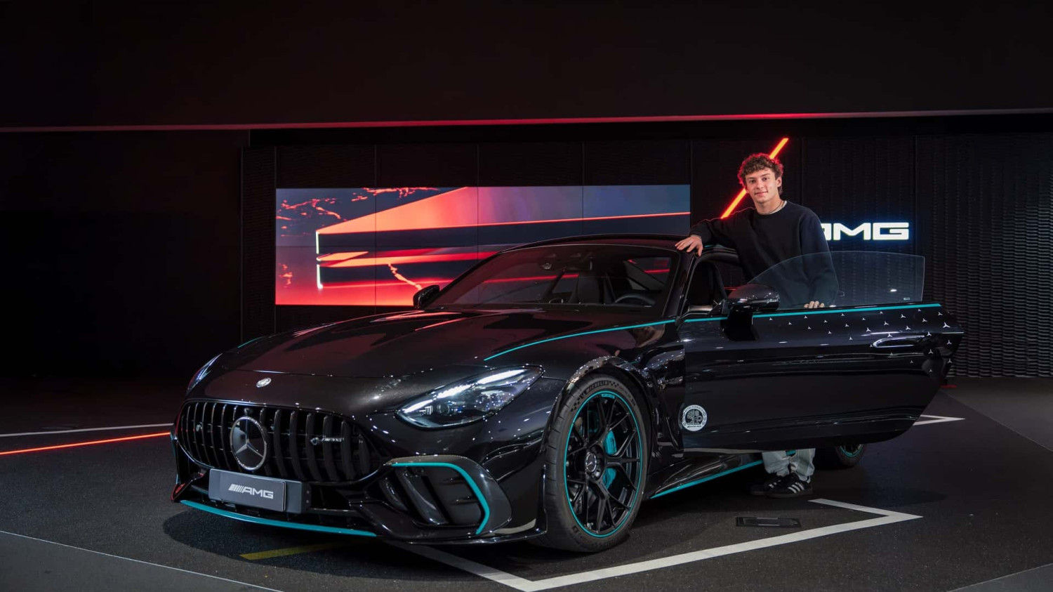 Avoir 19 ans et une Mercedes-AMG GT GT 63 spéciale... de fonction