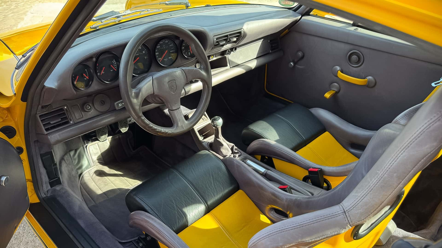 Así es el primer Porsche 911 Turbo S y vale más de un millón de euros