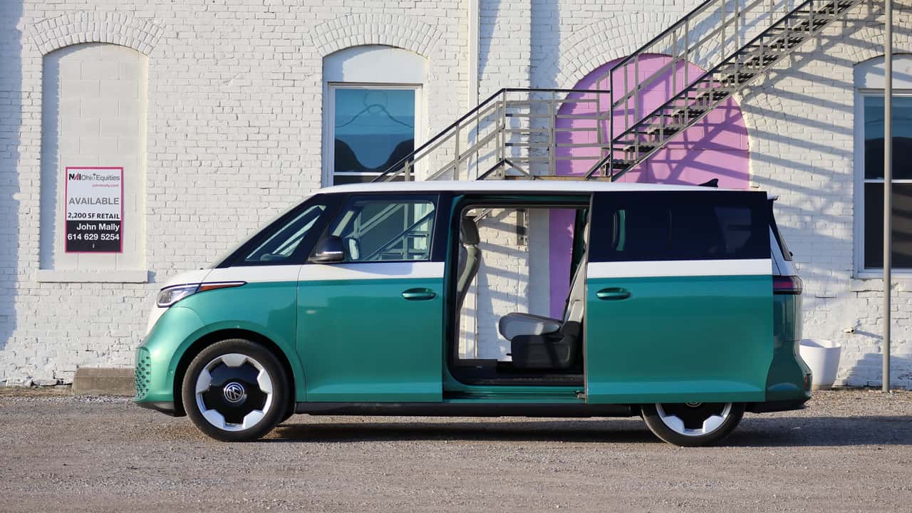 Le Volkswagen ID. Buzz n’est pas en pause — et pourrait avoir une version camping, selon le PDG de VW