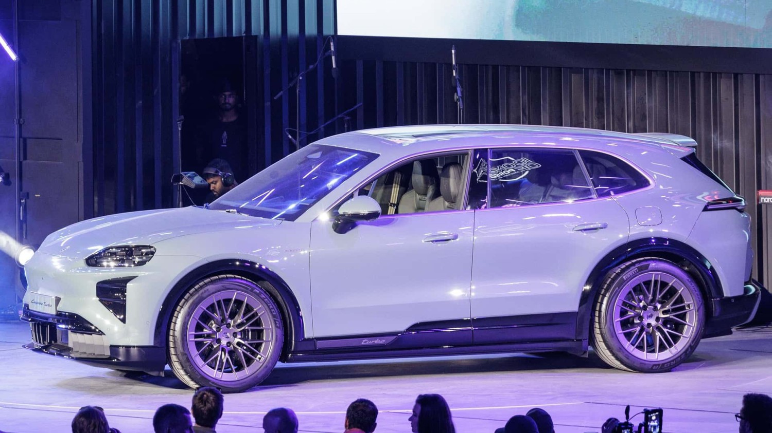 Porsche assure que le Cayenne électrique dissimule son poids gigantesque