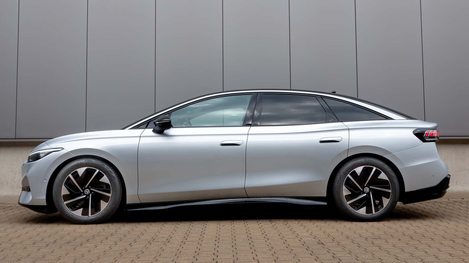 VW ID.7 als Limousine mit H&amp;R-Tieferlegungsfedern