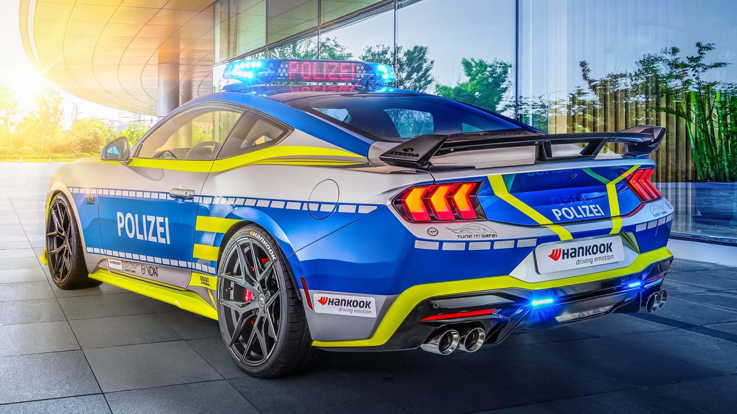 Ce préparateur nous offre une Ford Mustang  impressionnante en version police