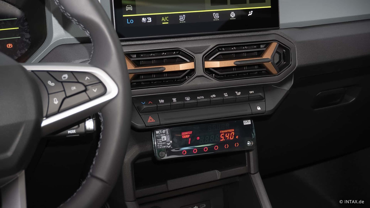 Dacia Duster 2026: conversión a taxi... frente a los Toyota