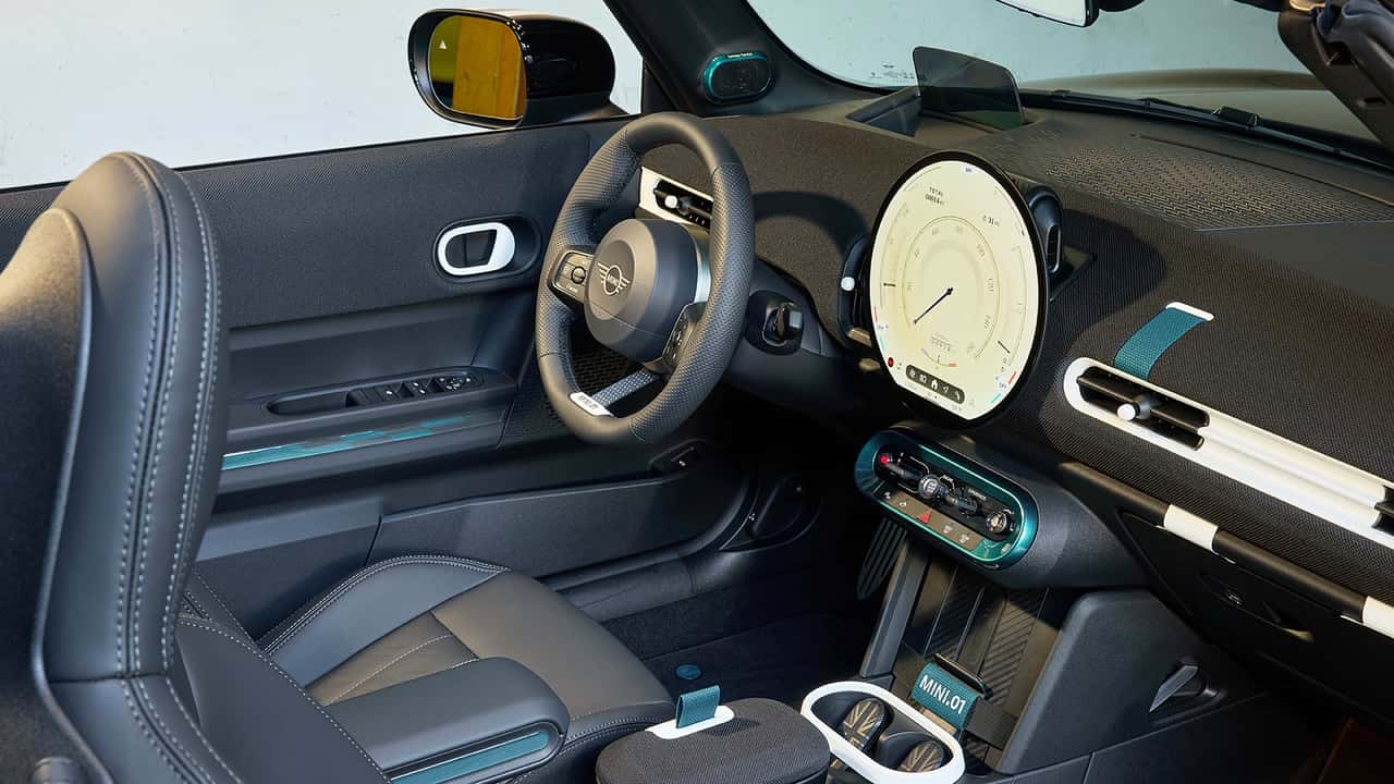 Vert et noir pour la MINI JCW Cabrio la plus exclusive au monde