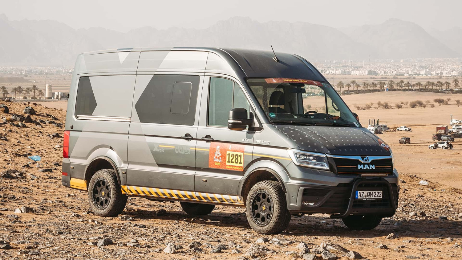 En fourgon au Dakar : un kit tout-terrain transforme le MAN TGE