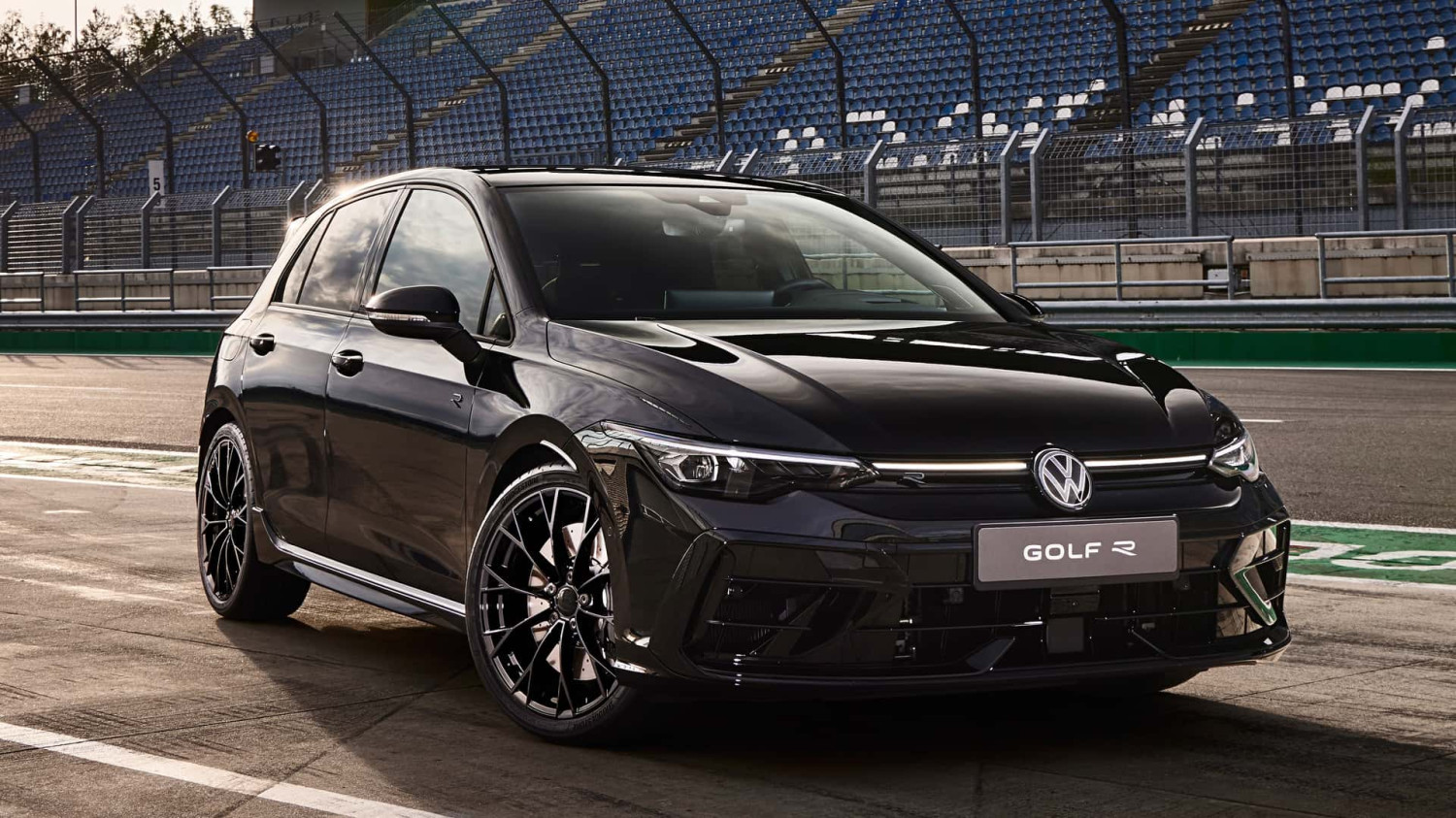 Volkswagen Berkomitmen Jangka Panjang pada Hot Hatch Bensin