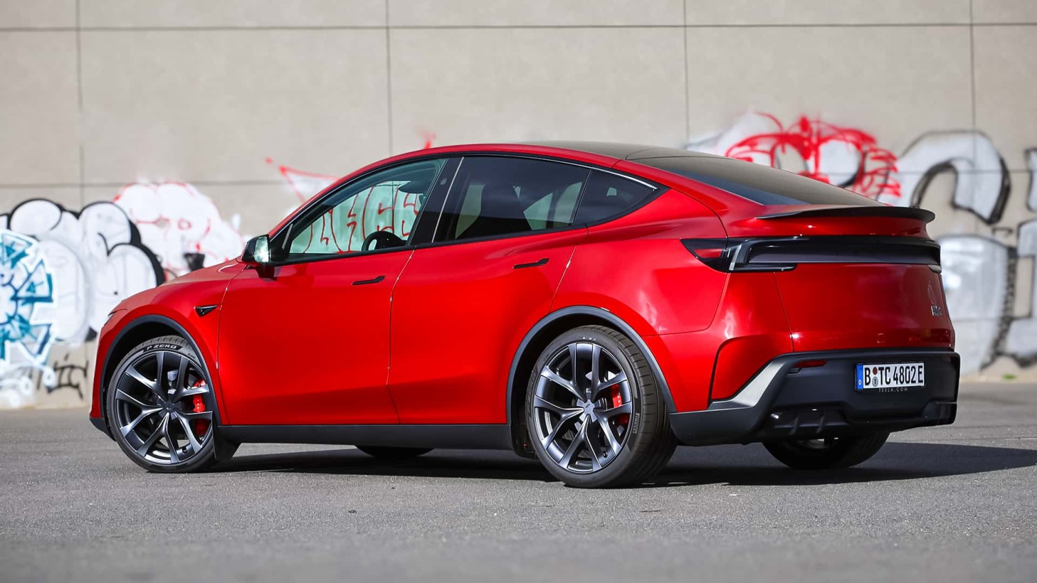 Tesla affirme que la conduite entièrement autonome arrive bientôt en Europe... vraiment ?