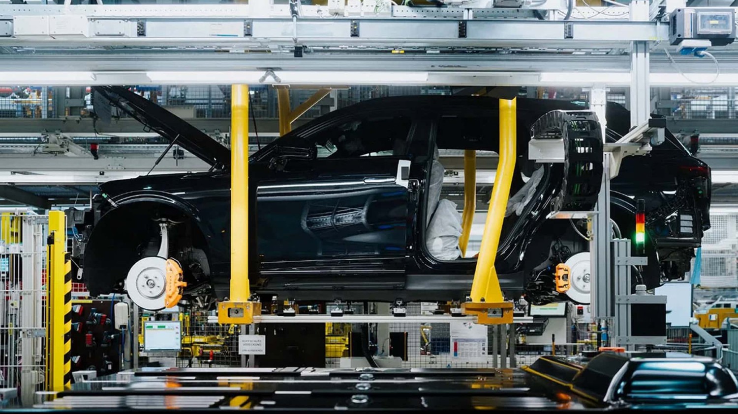 Pabrikan Cina Xpeng Kini Membangun Mobil Listrik di Eropa