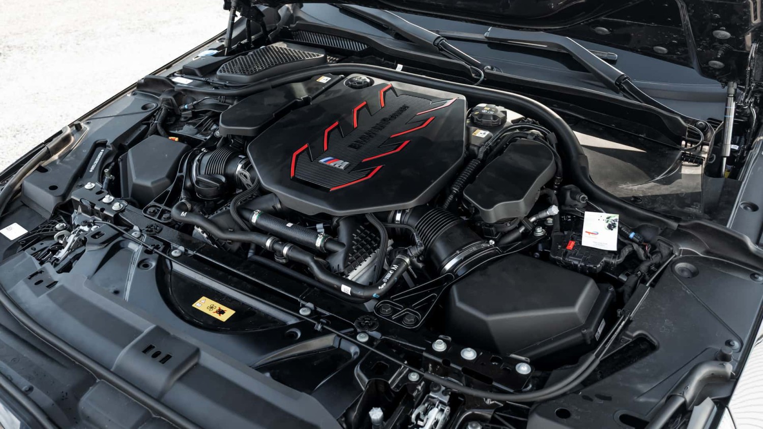 Plus de 900 ch dans la nouvelle BMW M5 : Manhart rend l'hybride brûlant