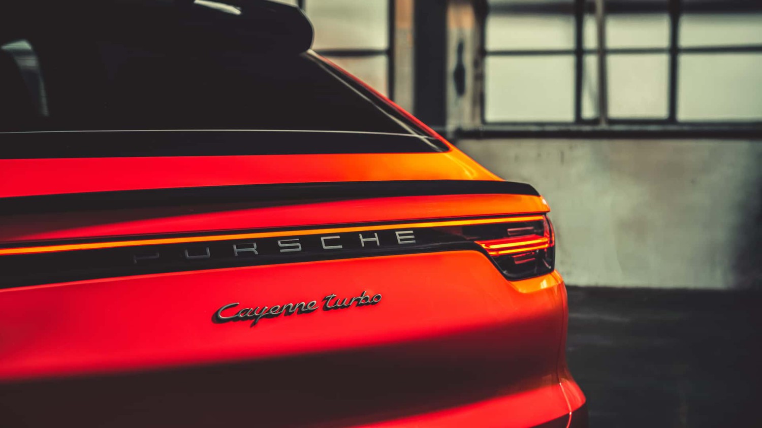 SUV Unggulan Baru Porsche Tidak Akan Bertenaga Listrik Awalnya