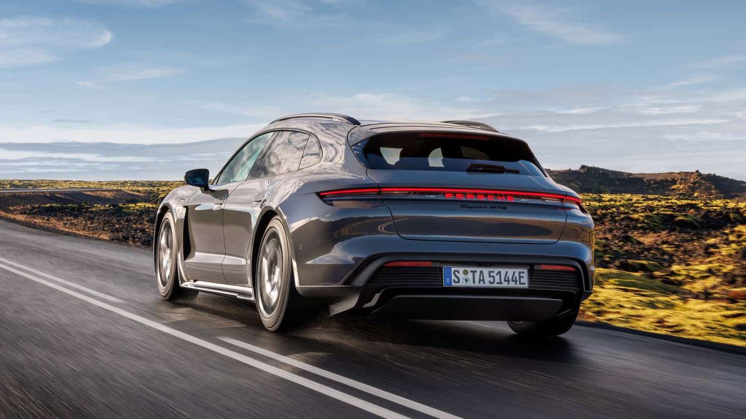 Eksekutif Porsche: Taycan adalah Mobil Listrik Terbaik di Dunia