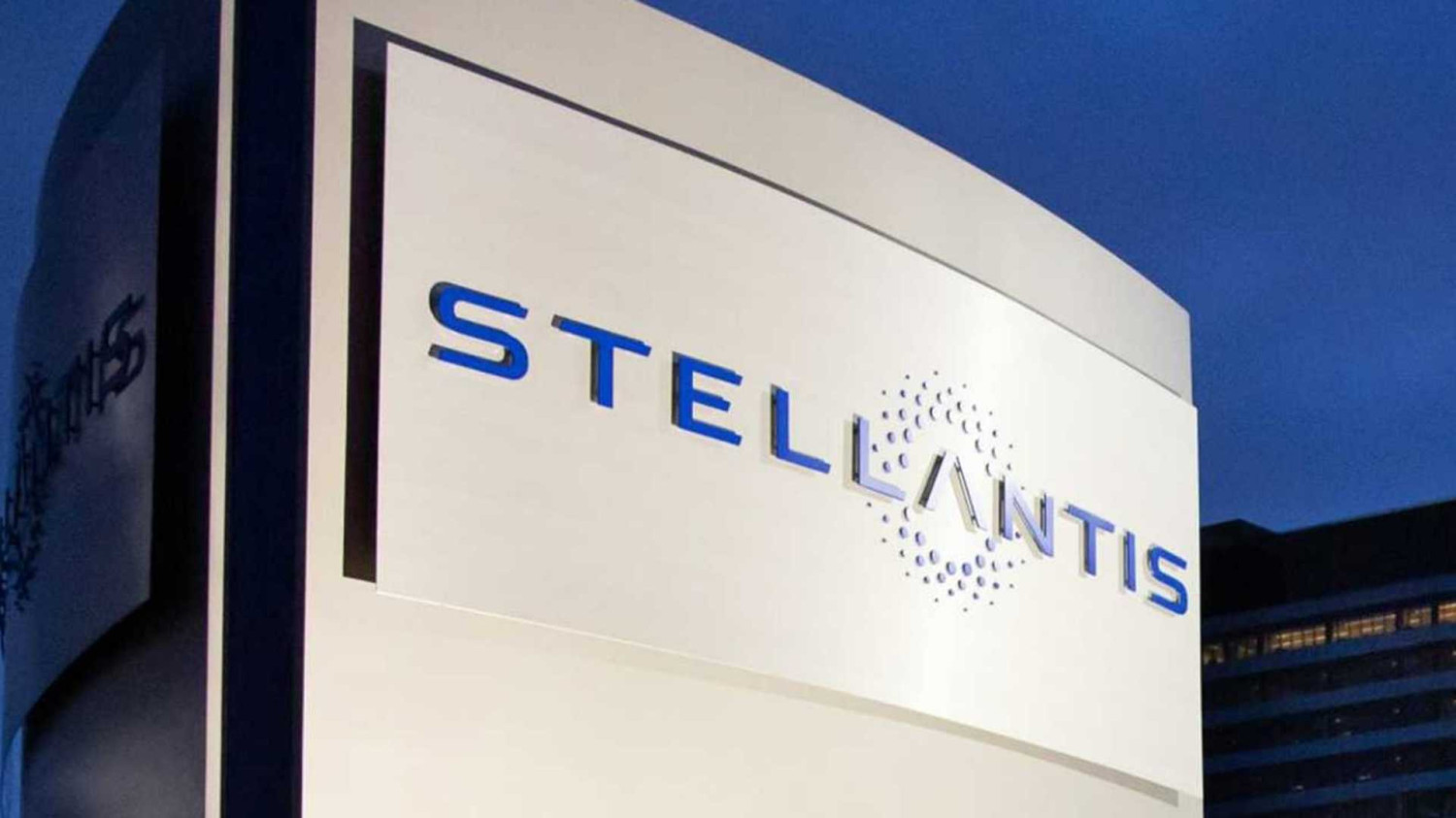 Stellantis, Stellantis chute de plus de 20 % en Bourse