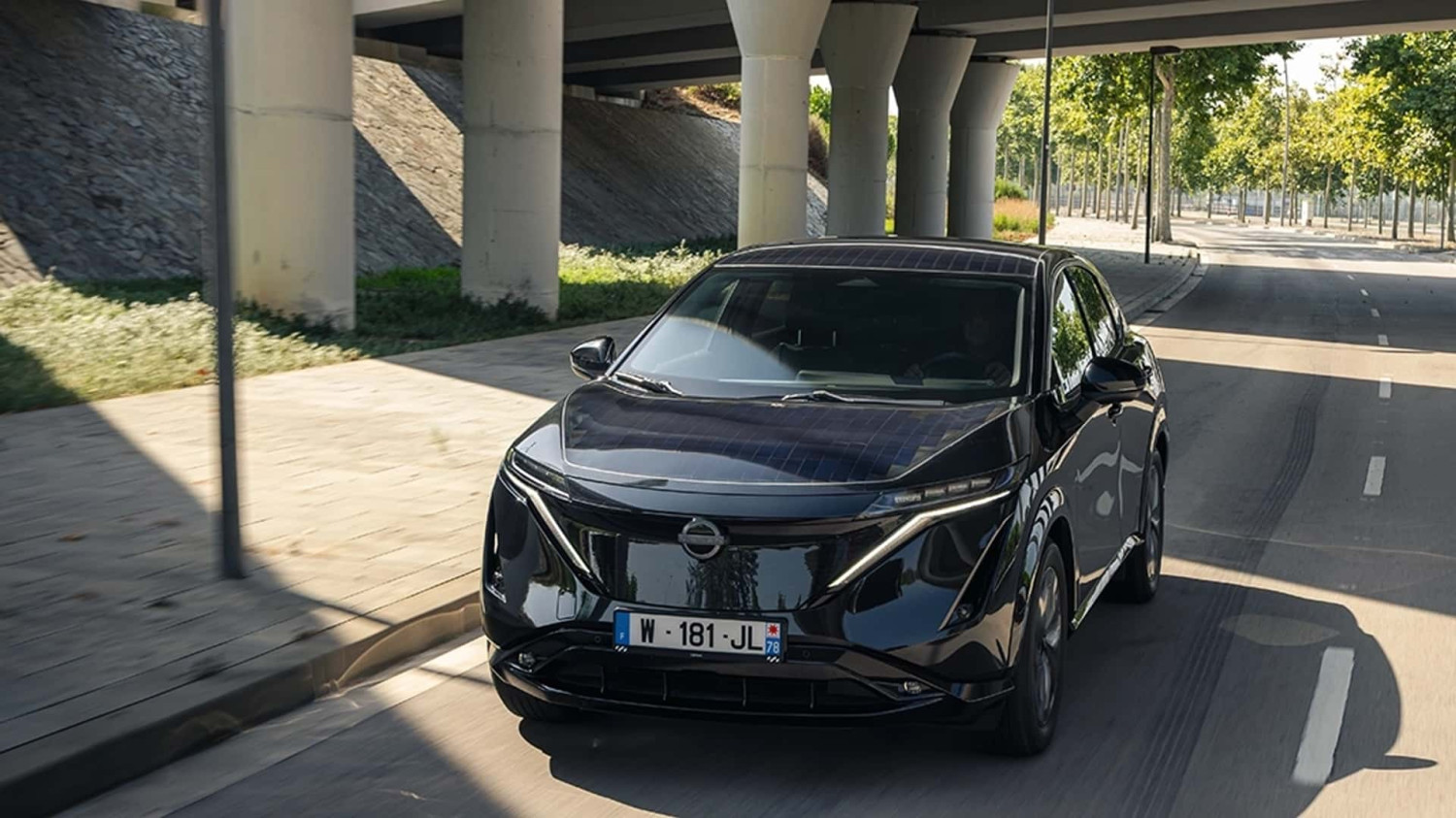 Nissan, Nissan Ariya, Nissan Pasang Panel Surya di Nissan Ariya EV demi Jarak Tempuh