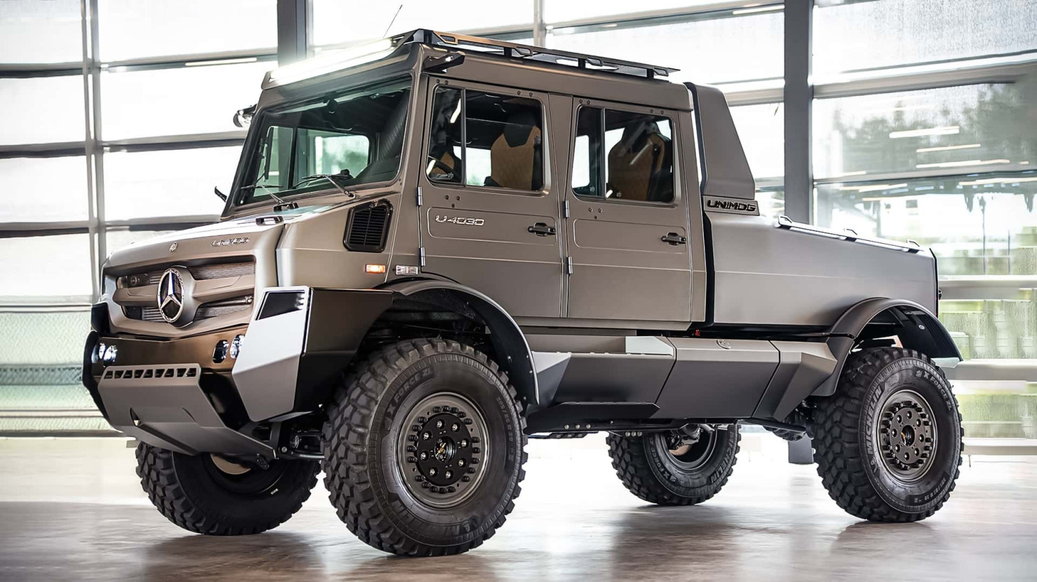 Mercedes-Benz dota al Unimog de un traje de lujo a medida