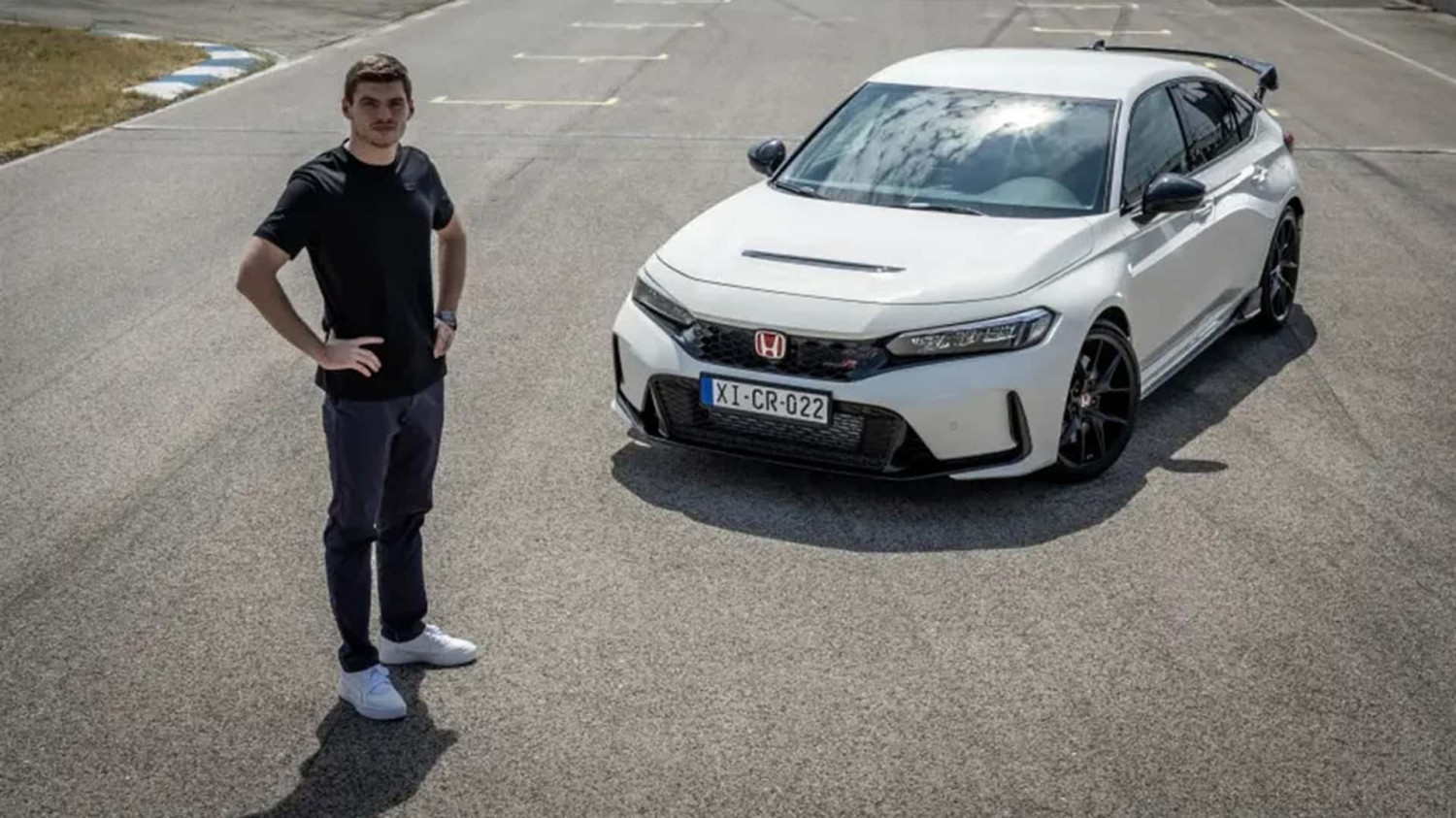 Max Verstappen Anggap Mobil Berpenggerak Roda Depan Buruk