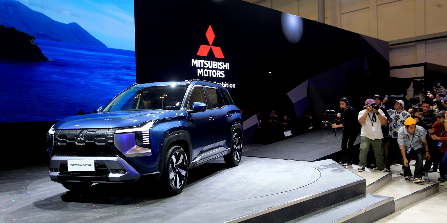 Mitsubishi, Mitsubishi Destinator, Cuma Selama GIIAS 2025, Beli Mitsubishi Destinator Bisa Dapat Voucher Garuda & Paket Kredit Spesial