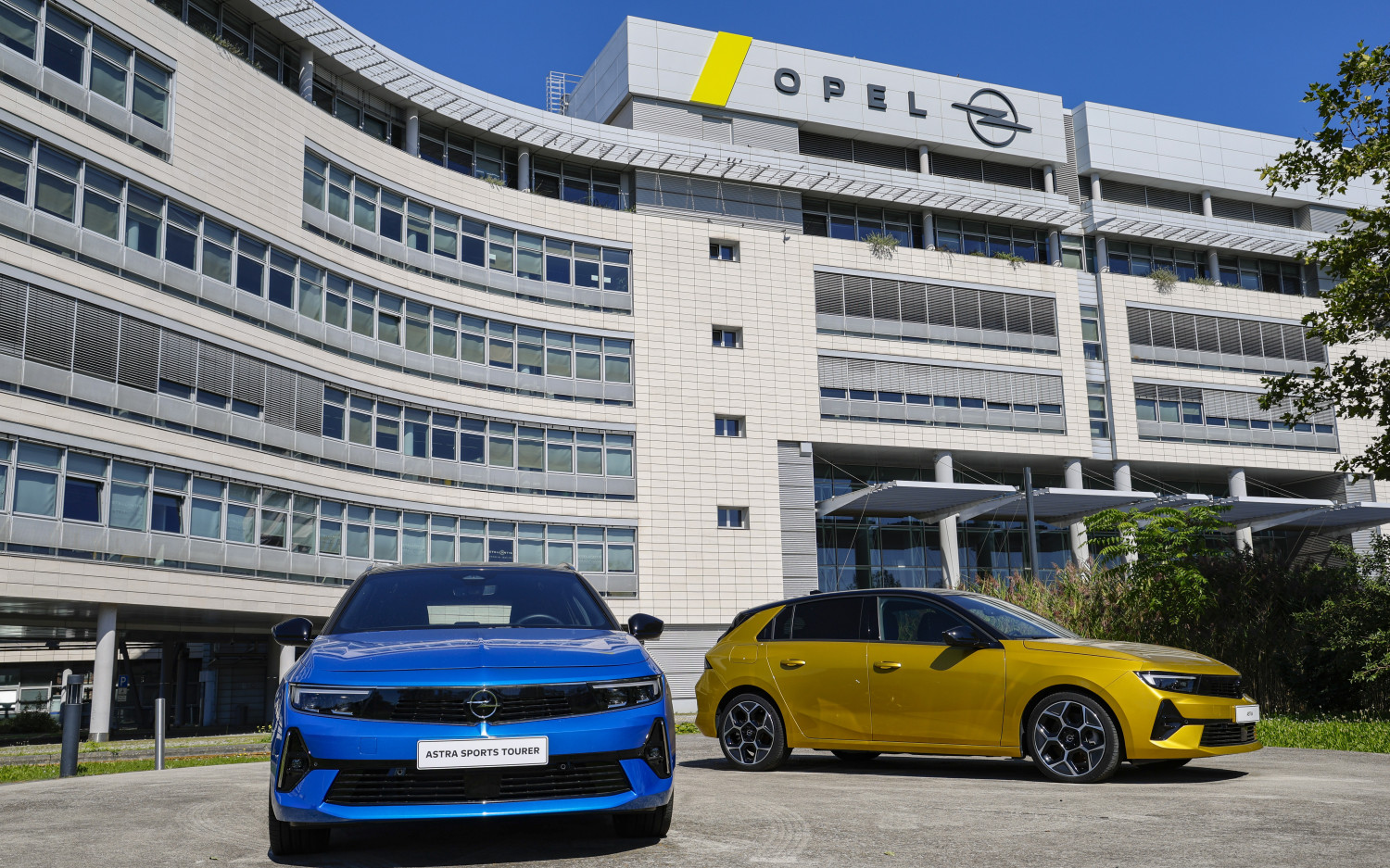 European automakers slash jobs as software transition reveals legacy flaws