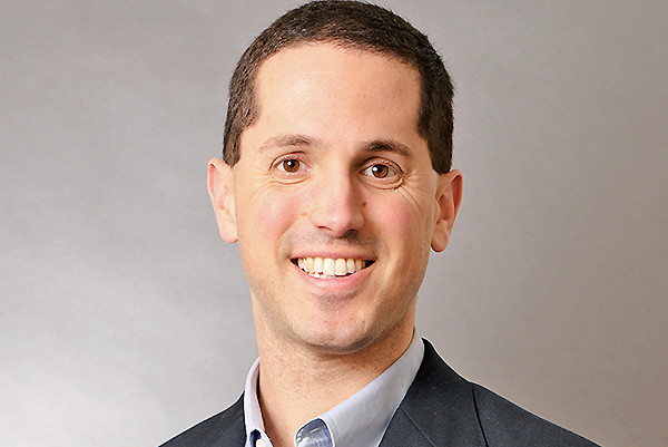 Dealerships lose ground to quick lubes as service prices climb faster than those of competitors