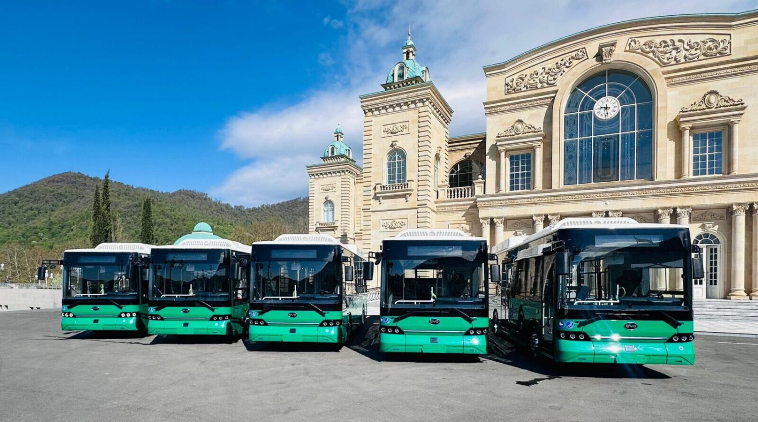 Electric Buses Sent To Ukraine For Humanitarian Assistance