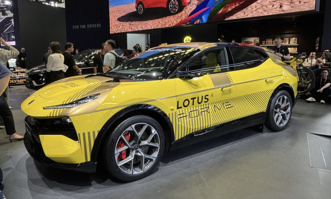 Lotus, Geely, Lotus Sent Its First Batch Of 18 EVs To Canada. Is It Paving The Way For Geely?